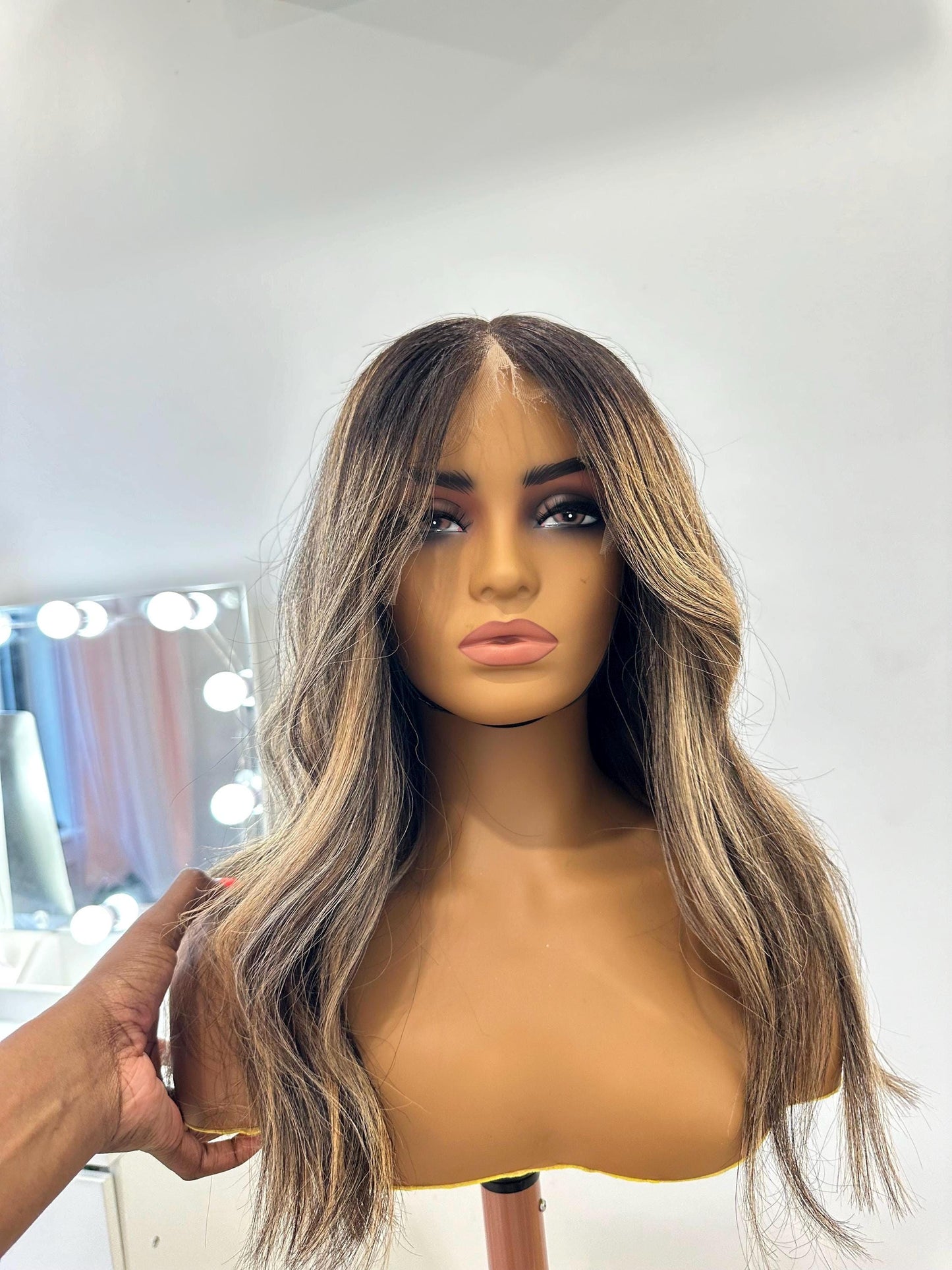 13x6 HD 14” Ash blonde highlighted Wig