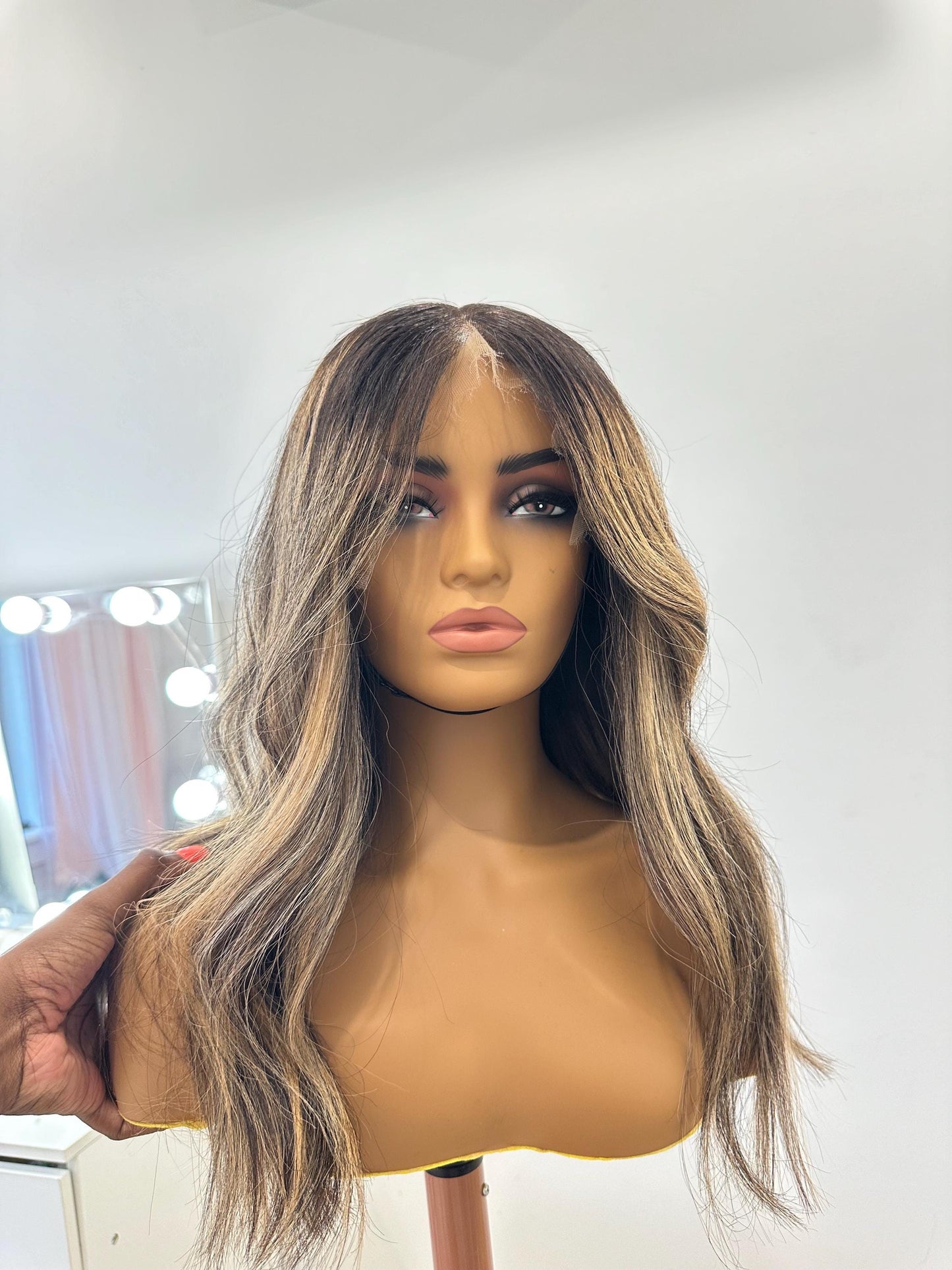 13x6 HD 14” Ash blonde highlighted Wig
