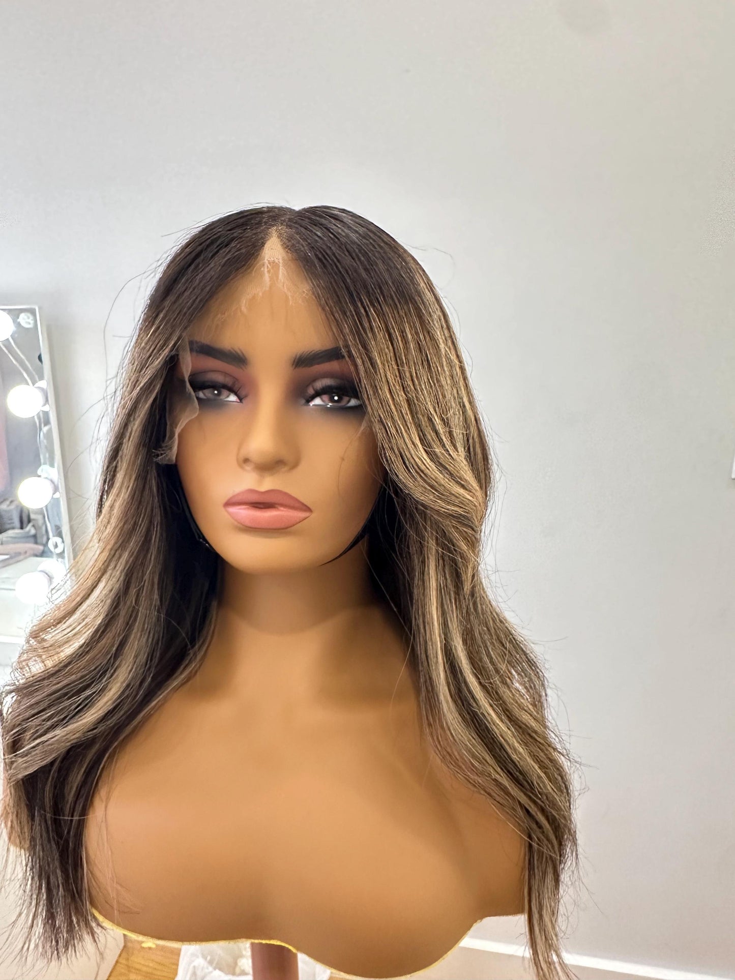 13x6 HD 14” Ash blonde highlighted Wig