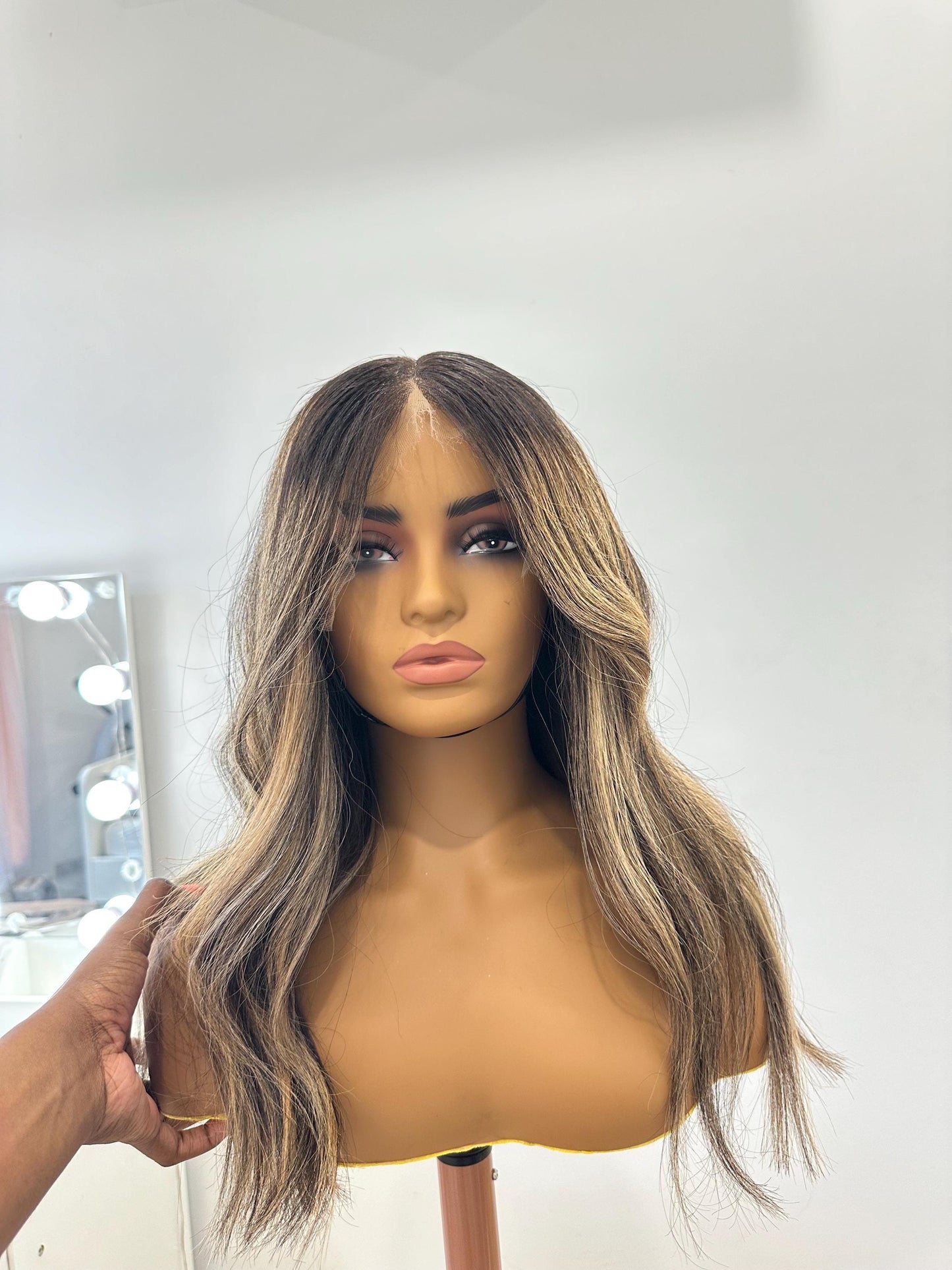 13x6 HD 14” Ash blonde highlighted Wig